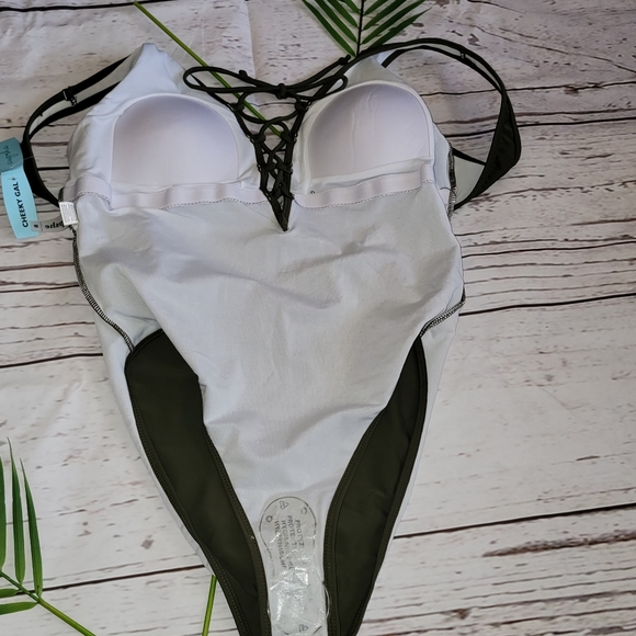 Cupshe Cheeky Gal One Piece Swimsuit - Picture 6 of 10